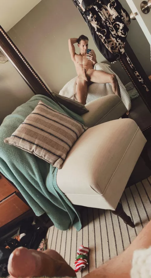 This mirror sure does get a show by Lopsided_Driver8294