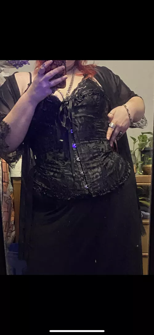 This one doesn’t get tight enough to really bring my waist in but this was a fun outfit! by Easy_Store_7480