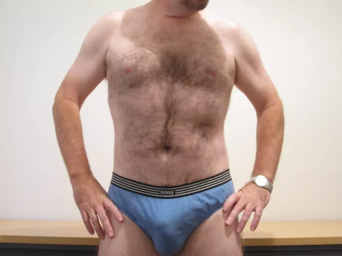 This one looks like a superhero pose (once he reaches old age and retires) 😊 by Darklion2126