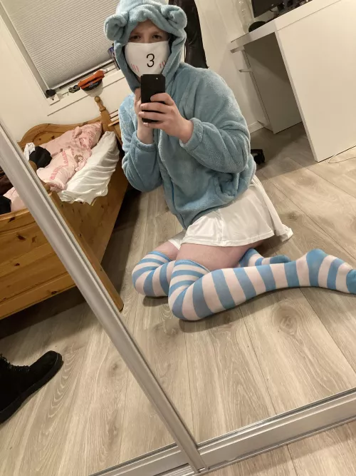 This outfit makes me feel so comfy ^w^ by Erika071001