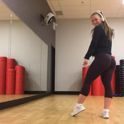 This PAWG is just insane... by fivestar_man5