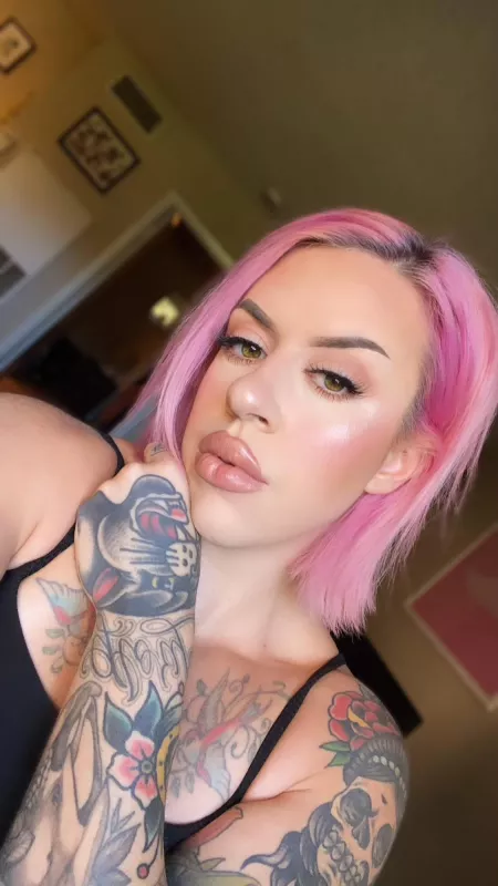 This pic seems SFW but I’m actually fucking you with my eyes by powerlizter412