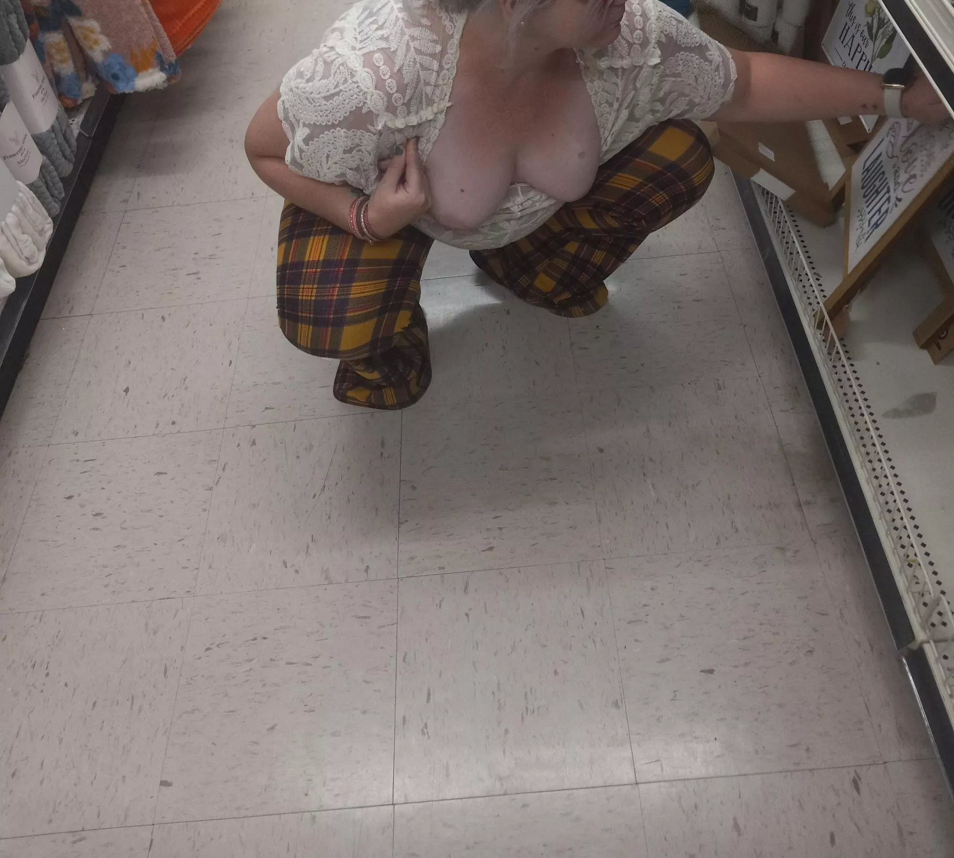 This picture frame sure is lovely posted by MissFeelds