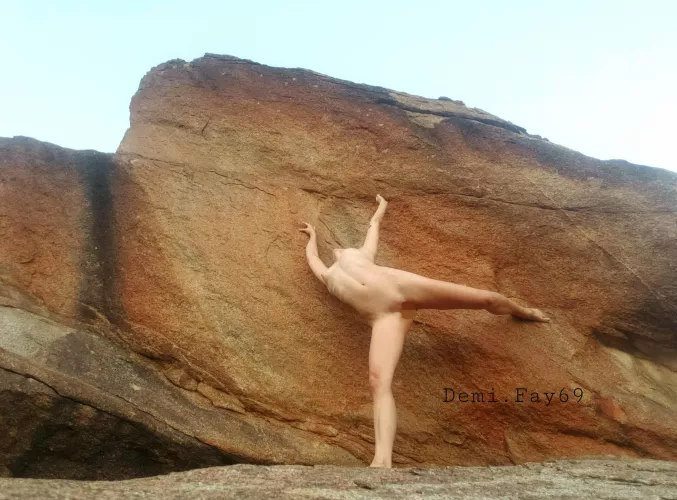 This rock and I had a lovely dance. Fell in love with it's color... by demi_fay69