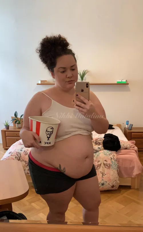 This season’s must have accessory: a bucket of KFC 🐷 by NikkiMaialina