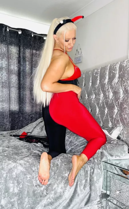 This sexy little harlequin loves an obedient little foot slave by sparkly-and-savage