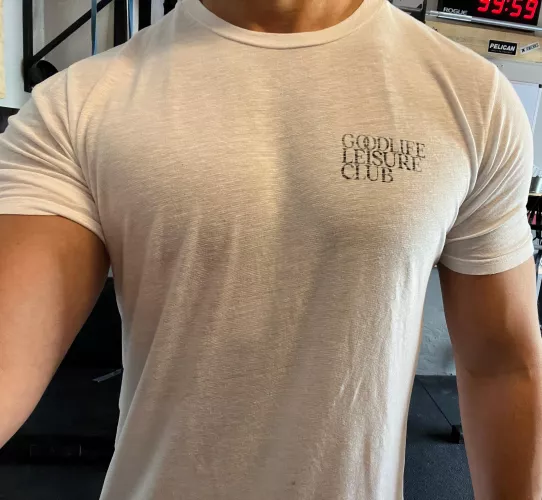 This shirt likes my chesticles by AMRAP77