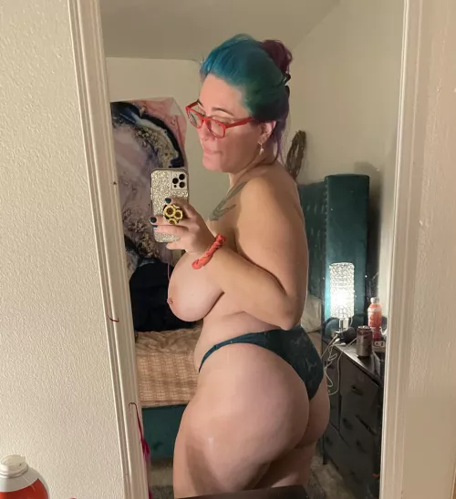 This single mama is taking boyfriend applications🥺 by lavendercrystalmoon