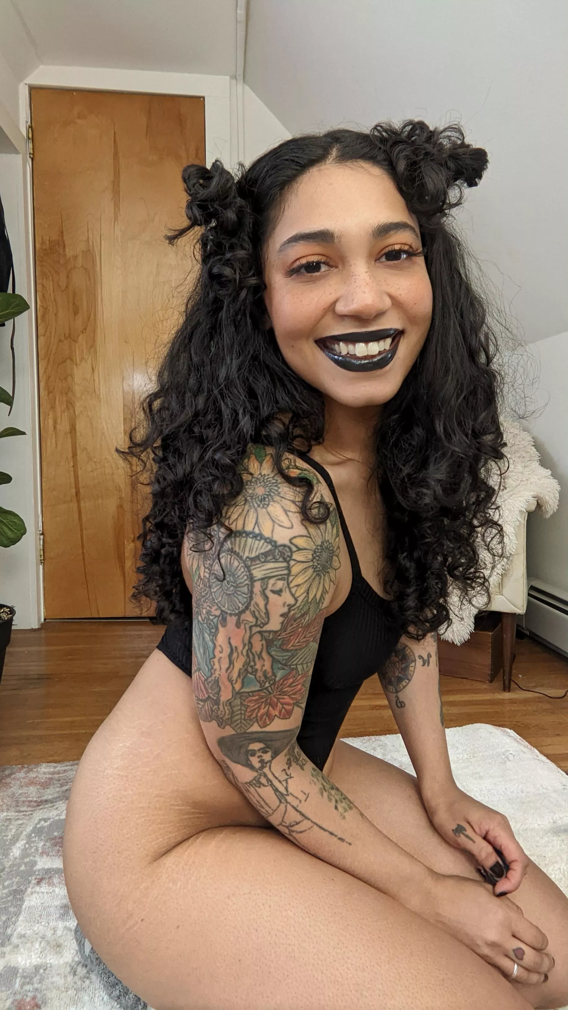 This smile is for you! posted by TarooRooot