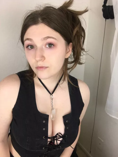 This top has my tiddies POPPIN by ashleejune