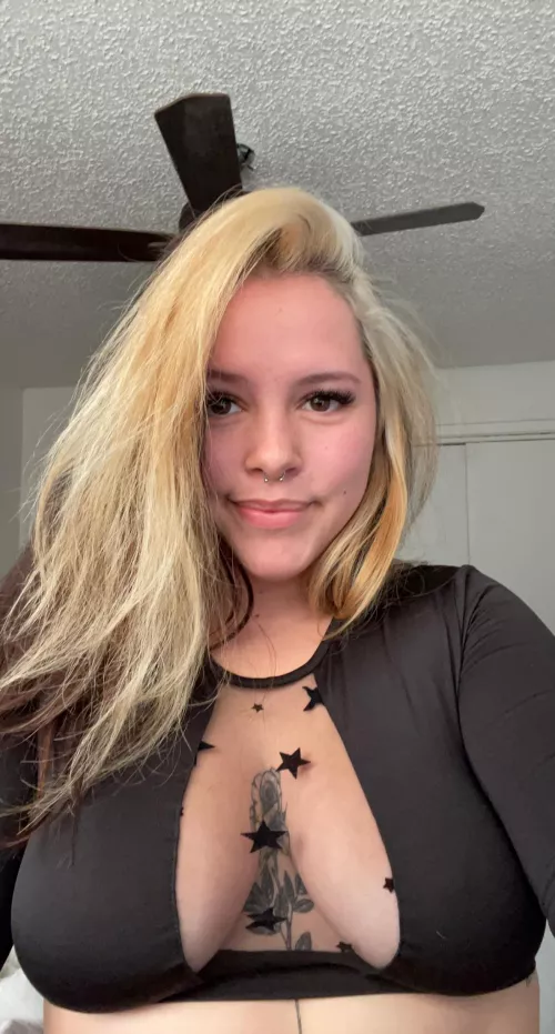 this top makes me feel a lil extra sparkly🥰 by heyimsugarylove