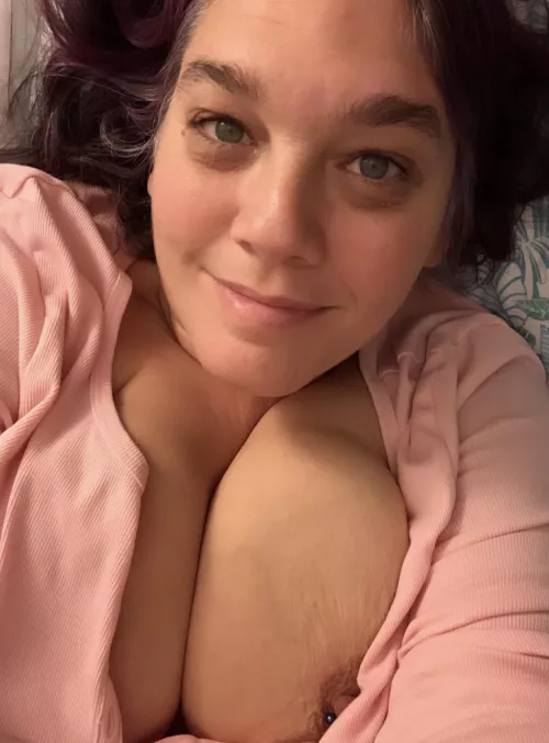 This whole waking up thing is for the birds 😴. Have a fantastic Thursday 😘!! by NudeyBiNature