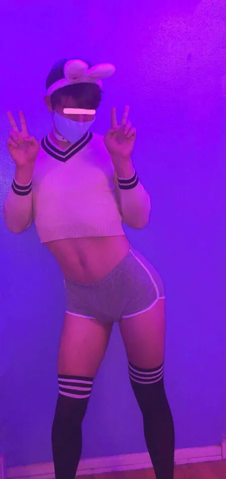 This’ll probably get buried but I liked how fem I looked 🥺💛 by justexploringbro