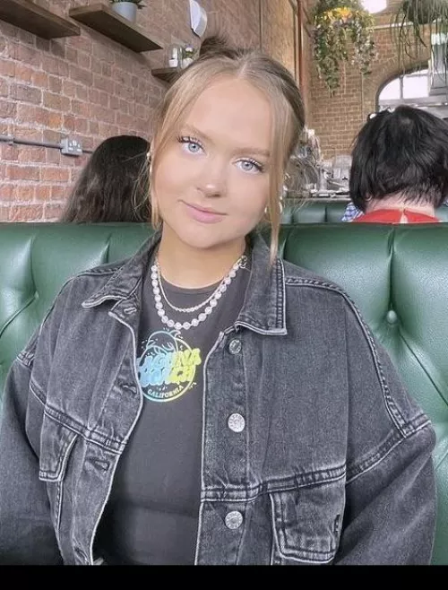 Those blowjob eyes by KIK---humans27654