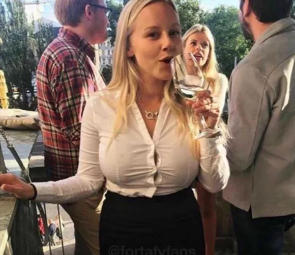 Those buttons are struggling by eliazer1