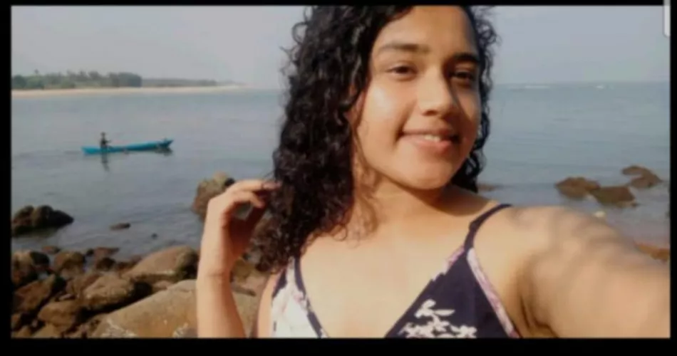 Those folds are waiting to be licked🤤💦💦💦 by Embarrassed_Hornet86