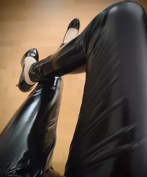 Those heels know what happened next.... by bimbomichelle_