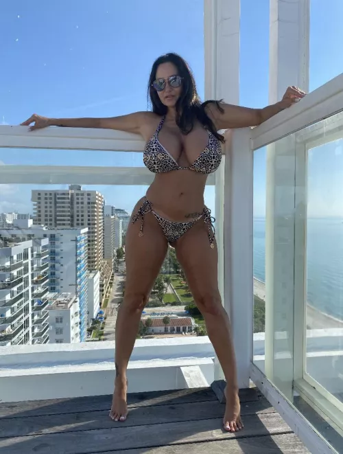 Those hips by dmaxwell675