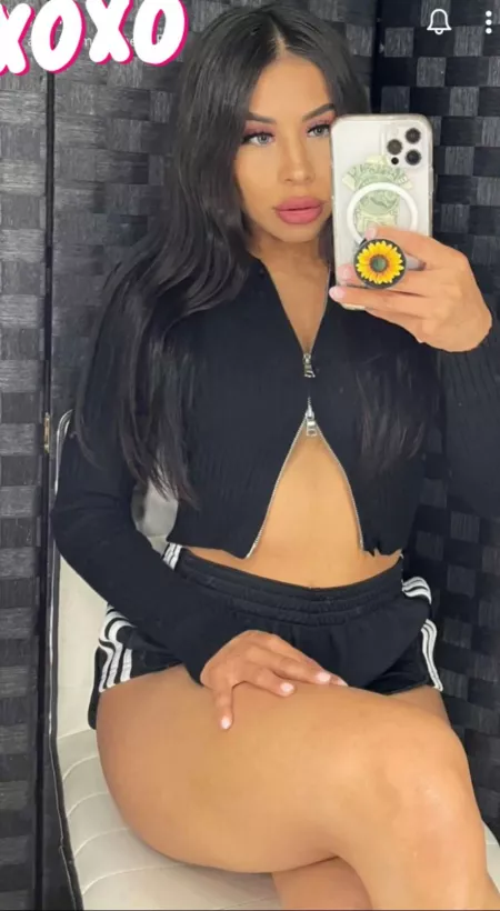 Those Lips Tho by TheMrE-Dude