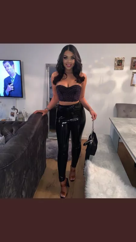 Those pants 😍 by stanley198012