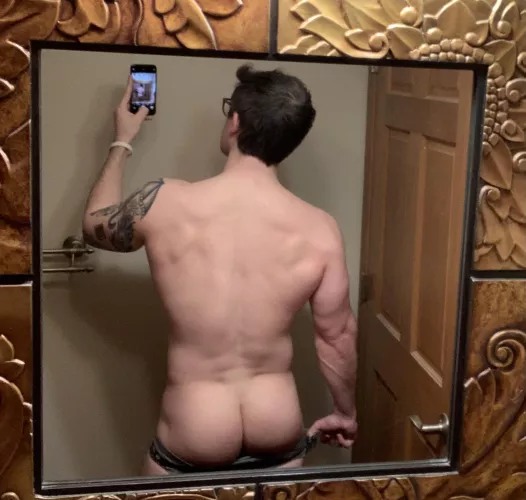 Thought I looked decent as I was taking off my compression shorts ¯\_(ツ)_/¯ by Comfortable_Fix_2481