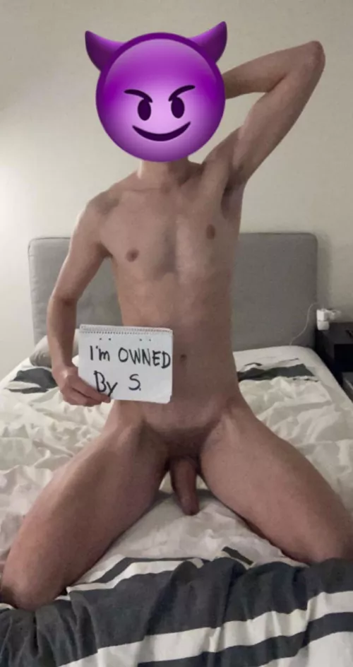 Thought I wanted to show you some of my boy. He’s a bit shy ;) by UpstairsMousse181