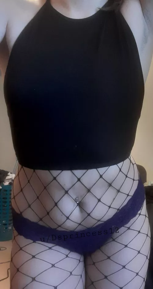 Thought I would try a different type of outfit by Dsprincess12