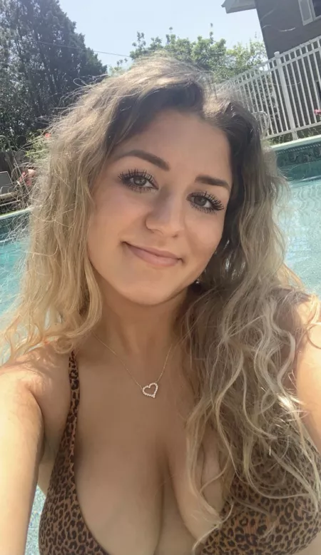 Thoughts? 21F by hannah12121212