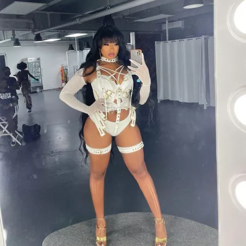 Throbbing so hard for Megan by oohoppyoo