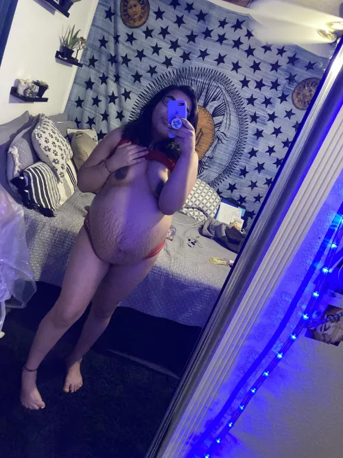 Throw back to my last pregnancy at 9 months 💋 by Milkymooon66