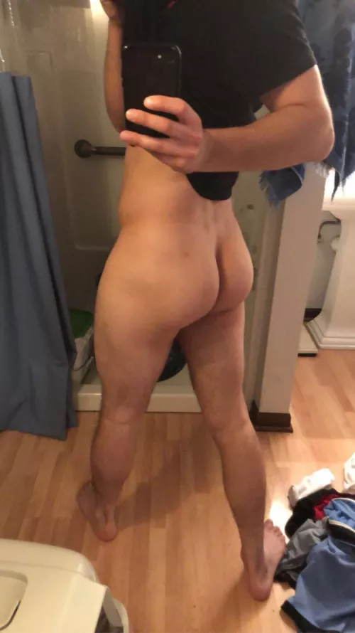 Throwback to summer—changing into my bathing suit for a swim by mysterydudex