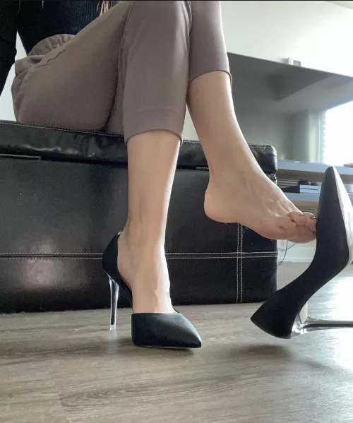 Throwback to when I dangled and you edged by SAQueenfeet