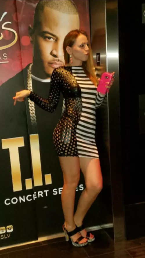 Throwback to when I was dared to wear a garbage dress in Vegas. And yes it was see through, and no I wasn't wearing panties 😜 by Europflaka