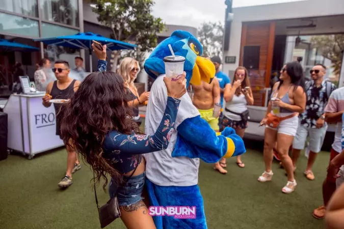 Throwing it down at the Sunburn day parties by Adde1986