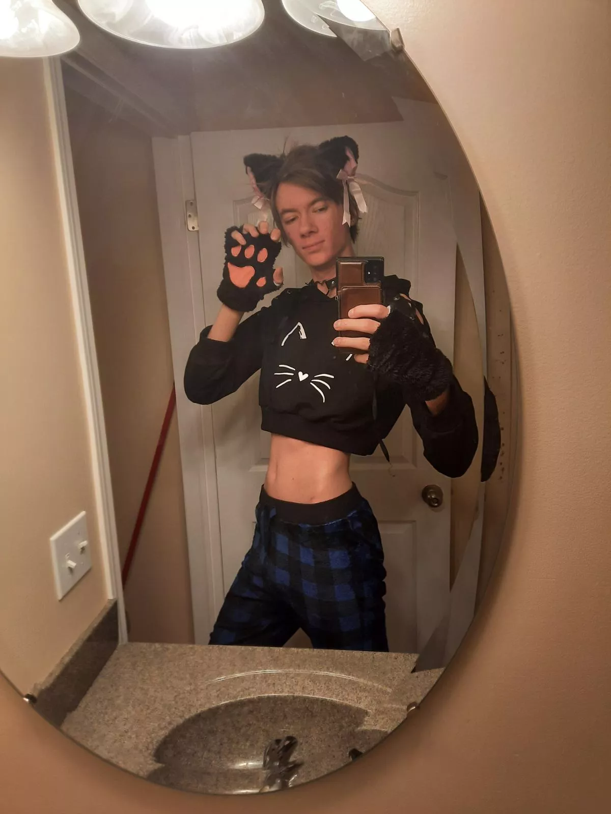 Tickle me uwu? posted by a-nsfw-person