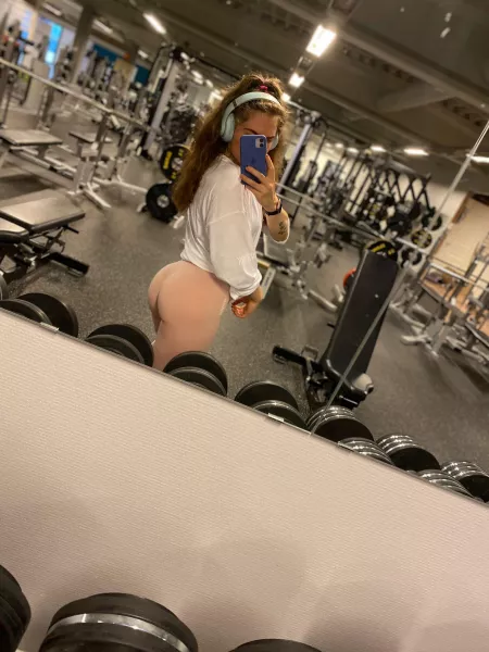 Tight AF by sagahansen