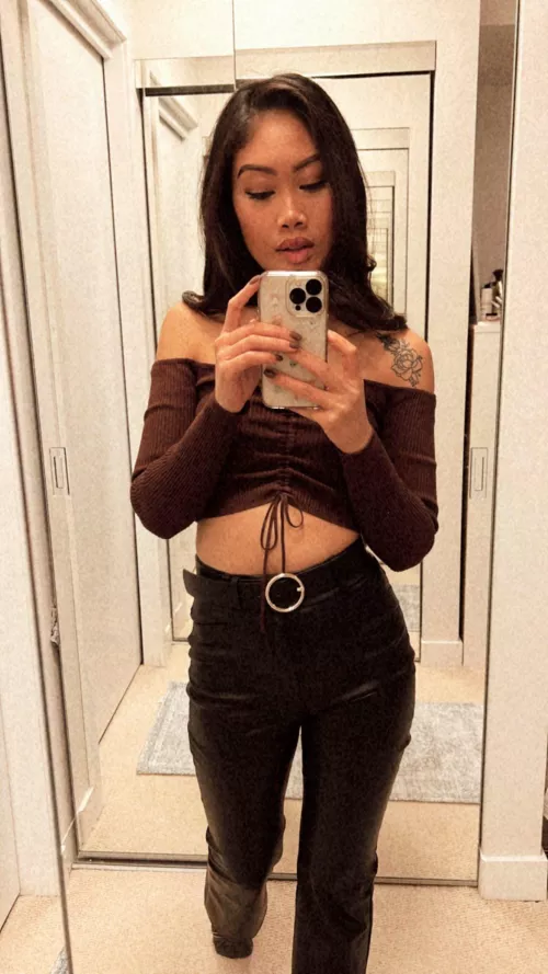 Tight body by akamey__