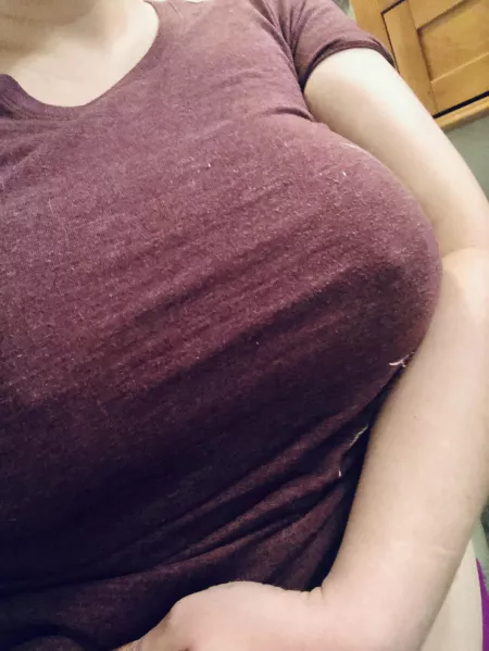 Tight brewery T’s look the best with these double D’s (say that 5x fast) by AlaskanArches