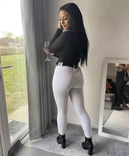 Tight chav ass on Chloe by JayK1909