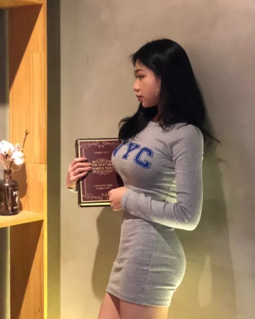 Tight dress by Majestic_Painter8660