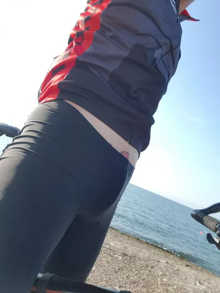 Tight fit cycling spandex by DirtyDutchMind