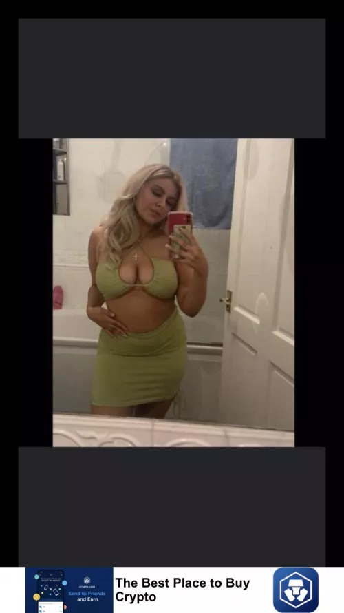 Tight green dress by dave_1229