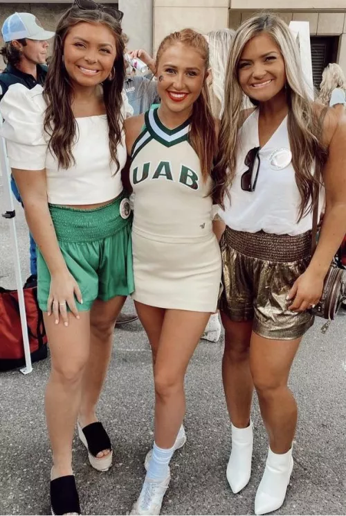 Tight hotties by Responsible_Ad3401