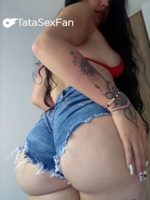 Tight indeed... by tatasexfan