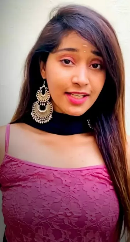 TIKTOKE MODEL VIRAL NUDE VIDEOS by Tottly_additi3689