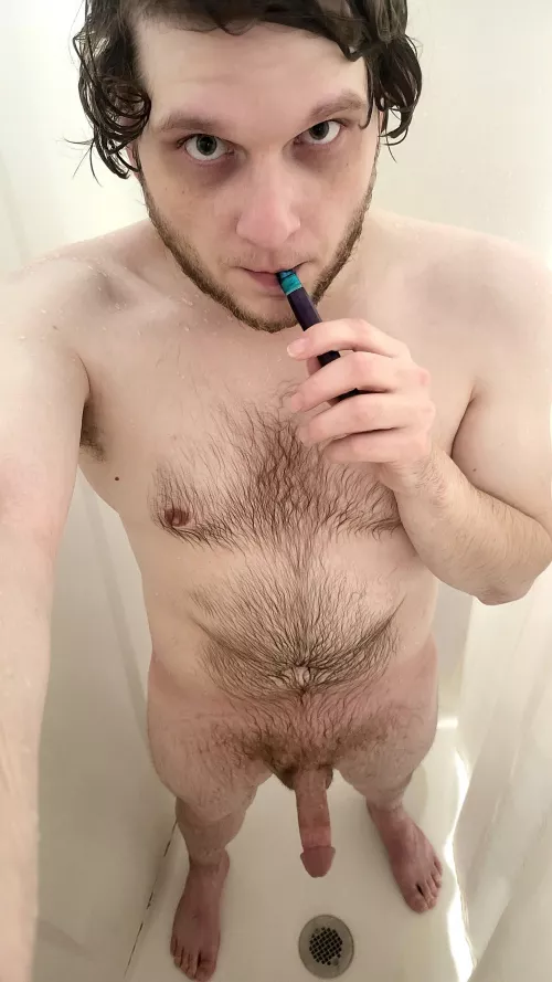 TIL: s[m]oking a bong in the snow? Use warm water. It's way better than cool/cold! by Mrowpnkink