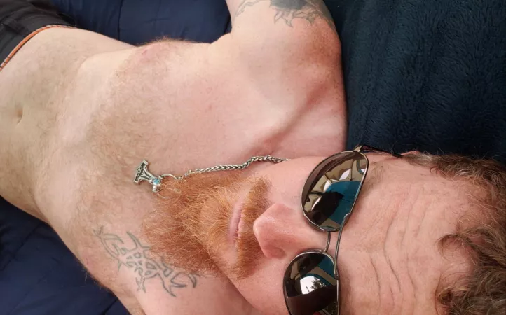 Time for lounging... by norse_viking_rob