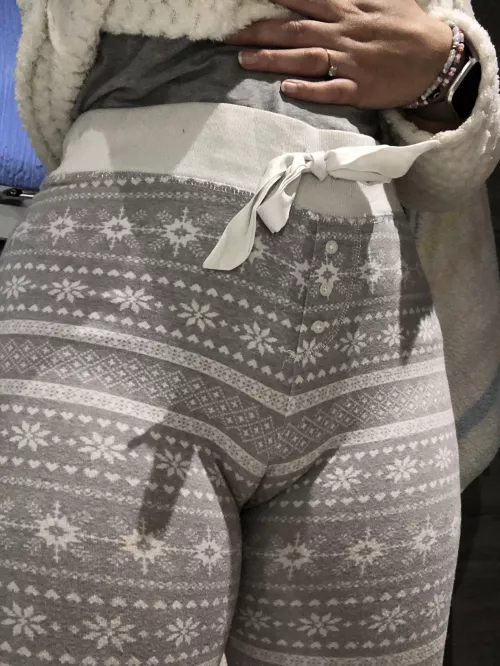 Time for the Xmas lounge clothes to come out by Lacey-xx