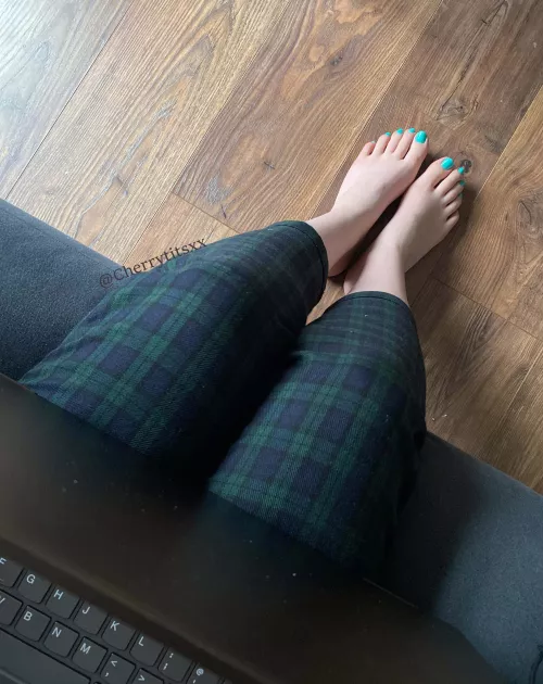 Time to get on with my work. I hope you don't mind I sit near you by Cherrytitsxx