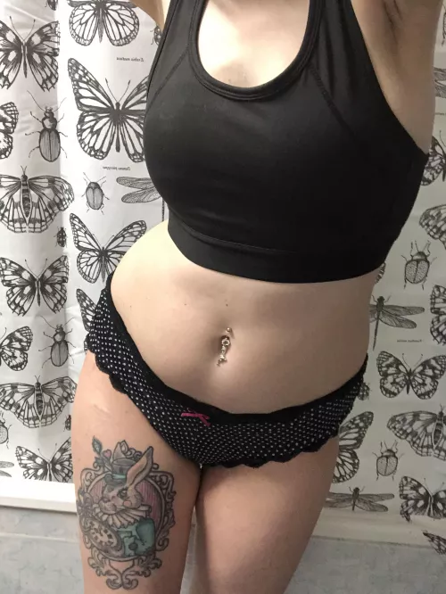 Time to hop into the shower by kittymagnetic